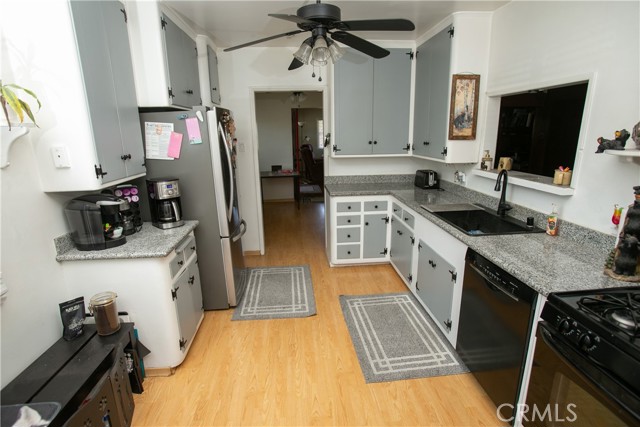 Detail Gallery Image 30 of 58 For 16802 Virginia Ave, Bellflower,  CA 90706 - 4 Beds | 1/1 Baths