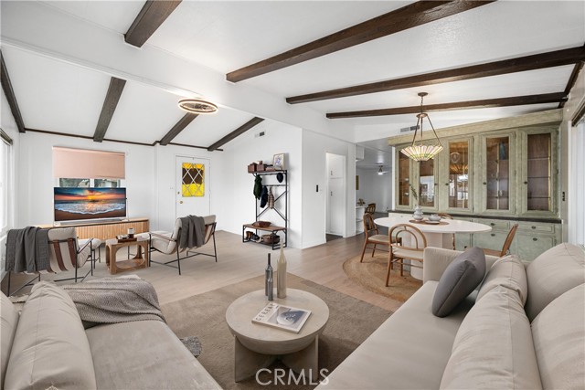 Detail Gallery Image 2 of 41 For 210 Silverlake, Placentia,  CA 92870 - 2 Beds | 2 Baths