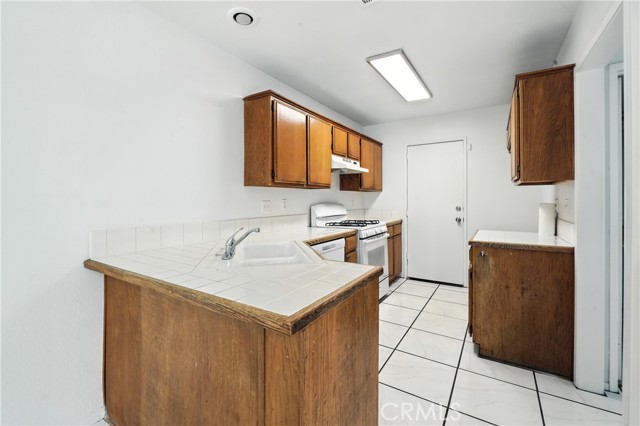 Detail Gallery Image 12 of 55 For 113 Cimarron St, La Puente,  CA 91744 - 3 Beds | 3 Baths