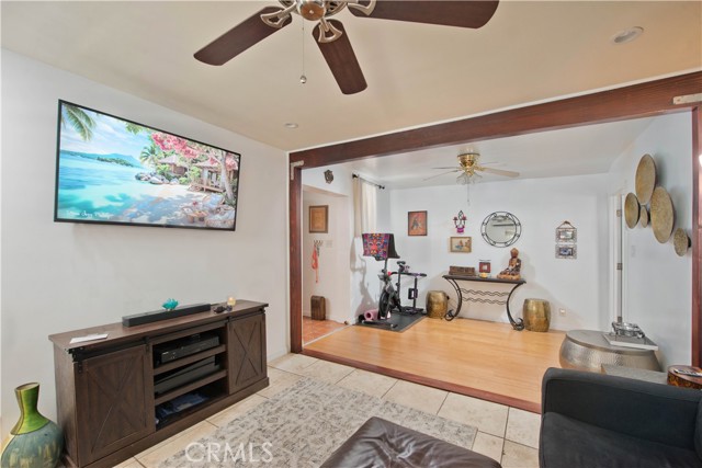 23329 Raymond Street, Chatsworth CA: https://media.crmls.org/medias/8409d1ca-623b-4b68-b2b7-90d5905fef8e.jpg