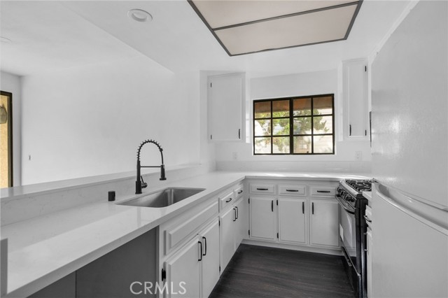 Detail Gallery Image 12 of 23 For 16211 Downey #68,  Paramount,  CA 90723 - 1 Beds | 1 Baths