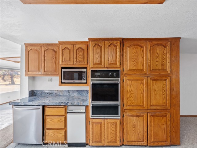 Detail Gallery Image 10 of 46 For 29595 Cove Rd, Lucerne Valley,  CA 92356 - 3 Beds | 2 Baths