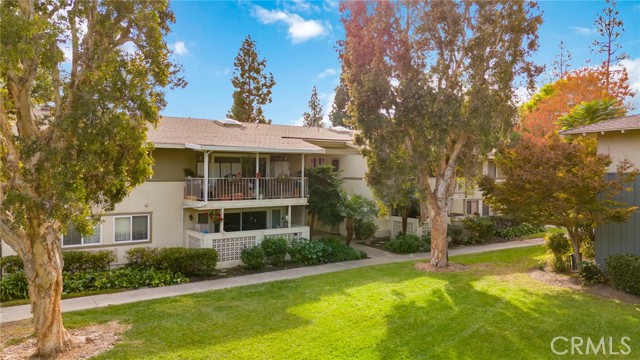 225 Avenida Majorca, Laguna Woods CA: https://media.crmls.org/medias/840b902c-b7d0-4480-b715-a1a5fb815c48.jpg