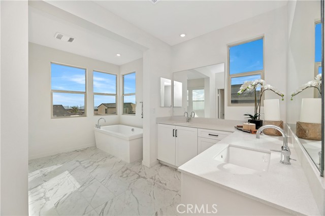 Detail Gallery Image 4 of 67 For 15800 Conservatory Dr, Fontana,  CA 92336 - 5 Beds | 4/1 Baths