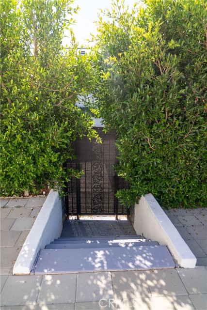 Detail Gallery Image 4 of 47 For 14356 Greenleaf St, Sherman Oaks,  CA 91423 - 3 Beds | 2/1 Baths