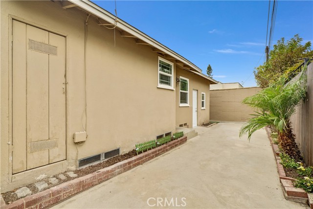 1410 Anaheim Place, Long Beach, California 90804, 2 Bedrooms Bedrooms, ,1 BathroomBathrooms,Single Family Residence,For Sale,Anaheim,OC24174855