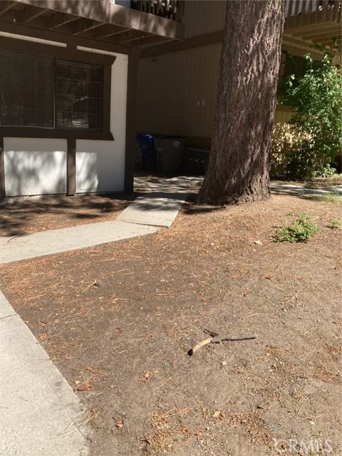 Detail Gallery Image 25 of 28 For 645 Summit Bld #3,  Big Bear Lake,  CA 92315 - 2 Beds | 1/1 Baths