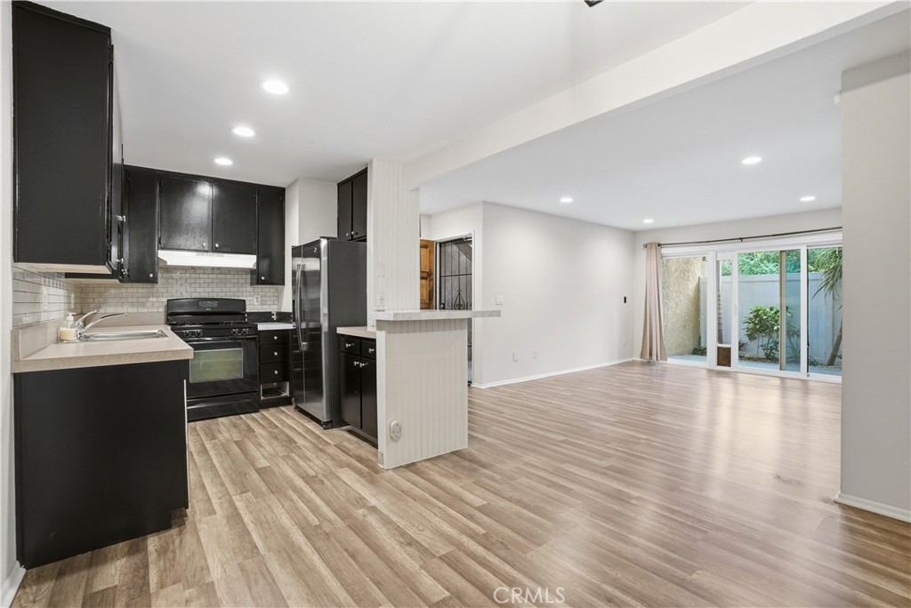 1101 W Macarthur #271