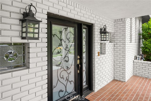 19201 Barrett Lane, North Tustin CA: https://media.crmls.org/medias/840d6288-d77a-49de-9eca-5b1bf0dfc647.jpg