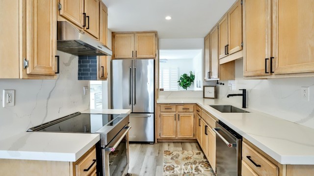 5739 E Stillwater Avenue, Orange CA: https://media.crmls.org/medias/840da05f-93b6-425c-8dc2-d28852e02b28.jpg