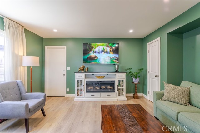 Detail Gallery Image 11 of 51 For 19707 Green Mountain Dr, Newhall,  CA 91321 - 4 Beds | 3 Baths