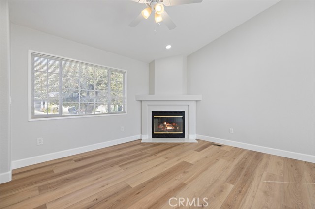 Detail Gallery Image 7 of 40 For 20066 Crestview, Canyon Country,  CA 91351 - 2 Beds | 2 Baths