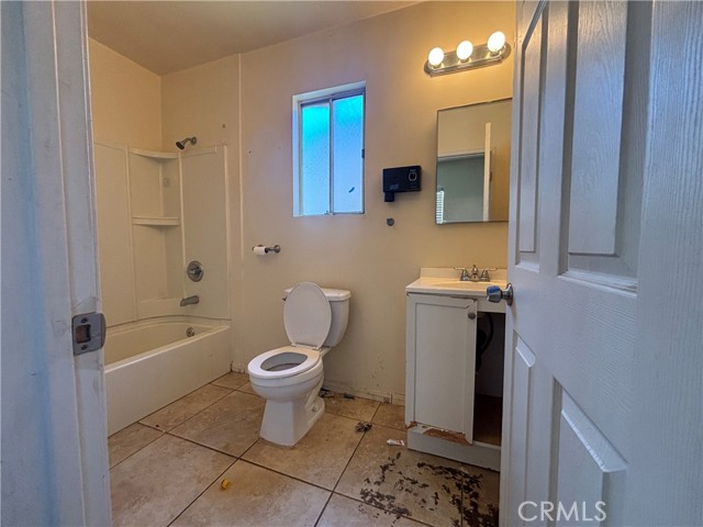 1339 W 66th Street, Los Angeles CA: https://media.crmls.org/medias/840f3415-947f-4ea3-9485-c617f32caaeb.jpg