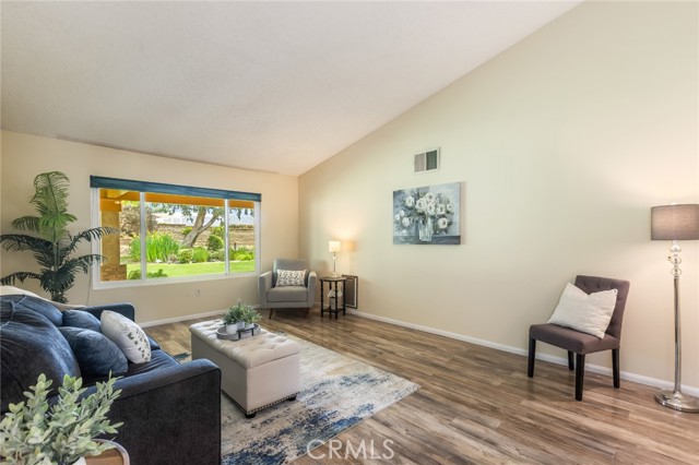 Detail Gallery Image 11 of 60 For 16014 Yarnell St, Sylmar,  CA 91342 - 4 Beds | 2 Baths