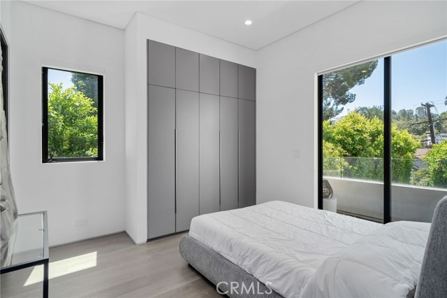 Detail Gallery Image 40 of 59 For 15231 Greenleaf St, Sherman Oaks,  CA 91403 - 6 Beds | 7/1 Baths