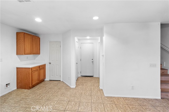 Detail Gallery Image 10 of 26 For 14483 Wapiti Way, Victorville,  CA 92394 - 4 Beds | 2/1 Baths