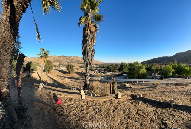 Detail Gallery Image 3 of 4 For 8900 Running Gun Ln, Moreno Valley,  CA 92557 - 4 Beds | 2/1 Baths