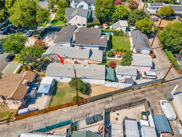 1216 N Lincoln Street, Burbank CA: https://media.crmls.org/medias/84128467-c18c-4bcb-888a-060d89b4b555.jpg