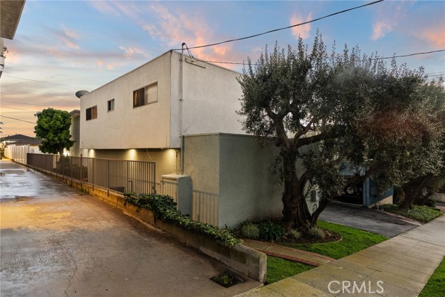 916 1st Street, Hermosa Beach, California 90254, ,Residential Income,Sold,1st,SR24042910