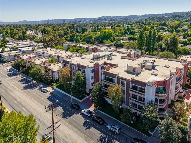 17140 Burbank, 207 photo 34