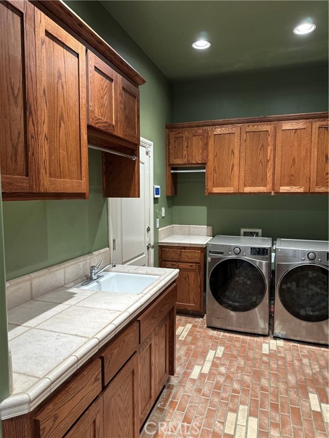 9003 Forest Oaks Court, Bakersfield CA: https://media.crmls.org/medias/8412e4e5-8c72-49f5-b6eb-dc2ae2f19af8.jpg