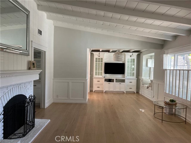 5124 Vesper Avenue, Sherman Oaks CA: https://media.crmls.org/medias/8412e87a-9f30-4d4b-bdef-c00b2db75deb.jpg