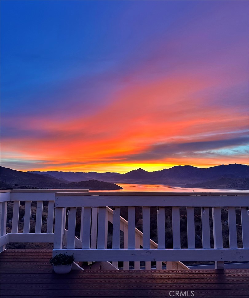 https://media.crmls.org/medias/84132253-edf1-454f-a78f-06a683df8b2e.jpg?preset=X-Large