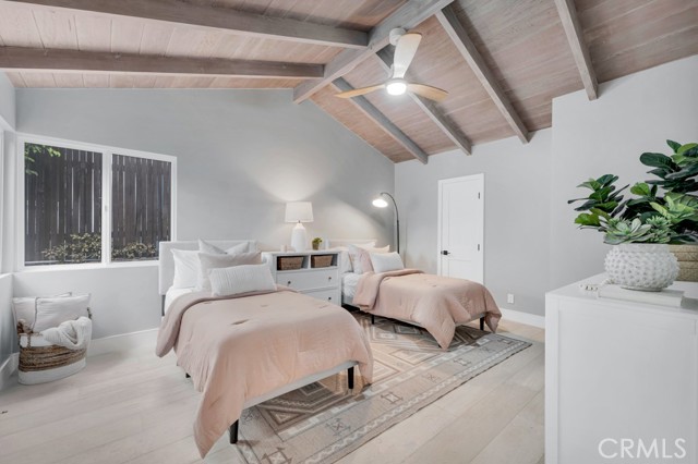 10 Camel Point, Laguna Beach CA: https://media.crmls.org/medias/84140a5c-e4ba-4d74-8f8e-de55c5bf4a26.jpg