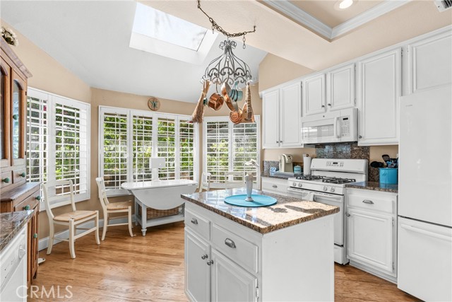 24256 Louisa Street, Laguna Hills CA: https://media.crmls.org/medias/84144b53-619f-4b89-bc61-8c23f58e0e7a.jpg