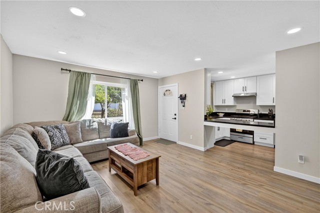 Detail Gallery Image 2 of 44 For 1427 Laramie, Redlands,  CA 92374 - 3 Beds | 2 Baths