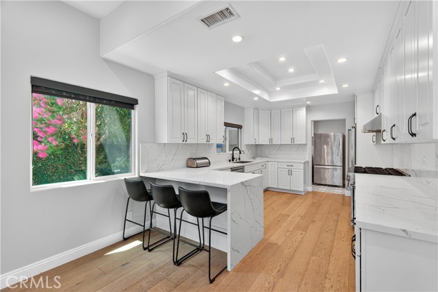 5274 Crebs Avenue, Tarzana CA: https://media.crmls.org/medias/8415f26b-e8c8-4bf8-a152-e6dfbe76f4a1.jpg
