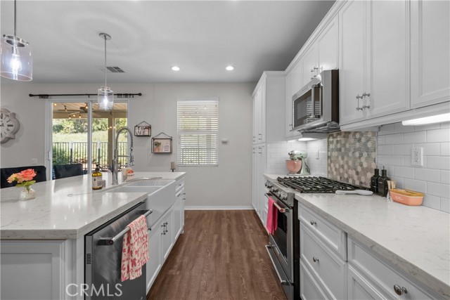Detail Gallery Image 7 of 35 For 28821 Panorama Ct, Valencia,  CA 91354 - 4 Beds | 3 Baths