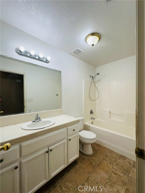 Detail Gallery Image 16 of 18 For 595 Brittany Way, Merced,  CA 95341 - 4 Beds | 2 Baths