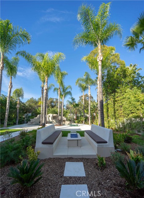 Detail Gallery Image 7 of 74 For 17437 Oak Creek Ct, Encino,  CA 91316 - 5 Beds | 5/1 Baths