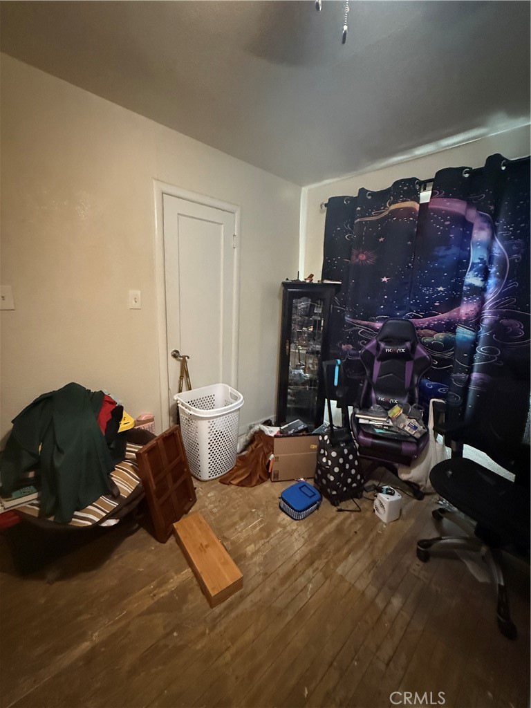 https://media.crmls.org/medias/841764fe-c061-4162-b972-a9b18ed2b49d.jpg?preset=X-Large