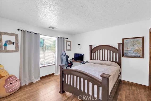 Detail Gallery Image 12 of 23 For 16503 Fir St, Hesperia,  CA 92345 - 3 Beds | 2 Baths