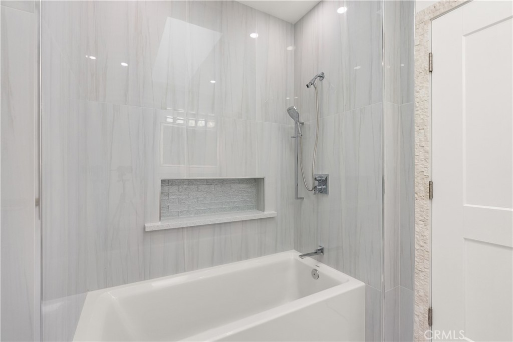 MLS #OC25246819 image #43