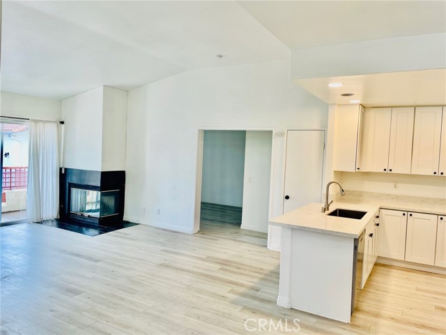 Detail Gallery Image 2 of 16 For 515 Lands End Way #174,  Oceanside,  CA 92058 - 3 Beds | 2 Baths