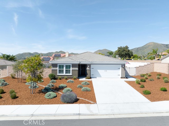 Detail Gallery Image 2 of 32 For 22784 Juliet Way, Wildomar,  CA 92595 - 3 Beds | 2 Baths