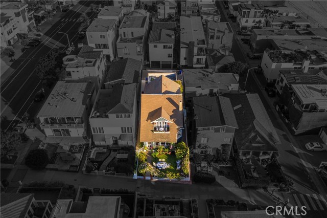 124 8th Street, Manhattan Beach, California 90266, 3 Bedrooms Bedrooms, ,2 BathroomsBathrooms,Residential,Sold,8th,SB21112271