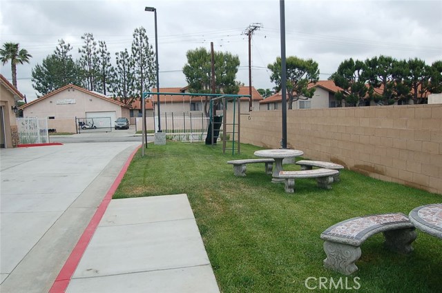 102 S Date Avenue, Rialto CA: https://media.crmls.org/medias/8419ca6d-dce6-46b8-bb21-a6a0f5226663.jpg