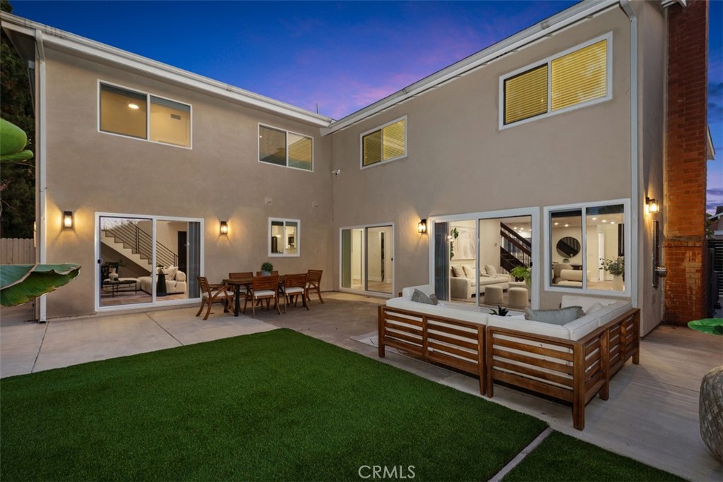 https://media.crmls.org/medias/841a41bd-ce29-4fd8-a6e6-f9edb4bd84b5.jpg?preset=X-Large