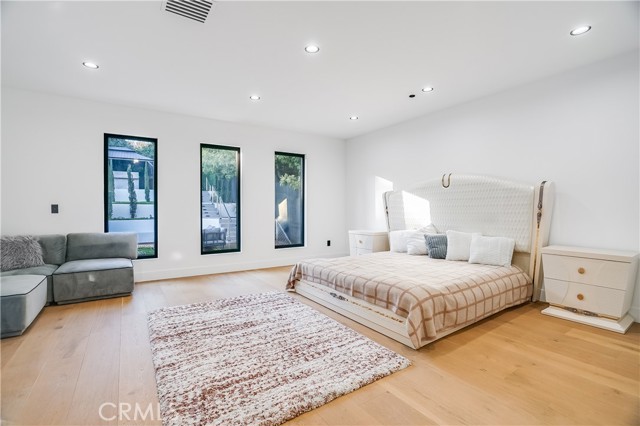 Detail Gallery Image 35 of 59 For 10519 Louisiana Ave, Los Angeles,  CA 90025 - 5 Beds | 5/1 Baths