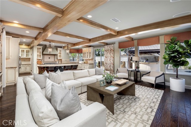 6403 Royal Grove Drive, Huntington Beach CA: https://media.crmls.org/medias/841ae5ae-1826-4125-b969-1acd94591198.jpg