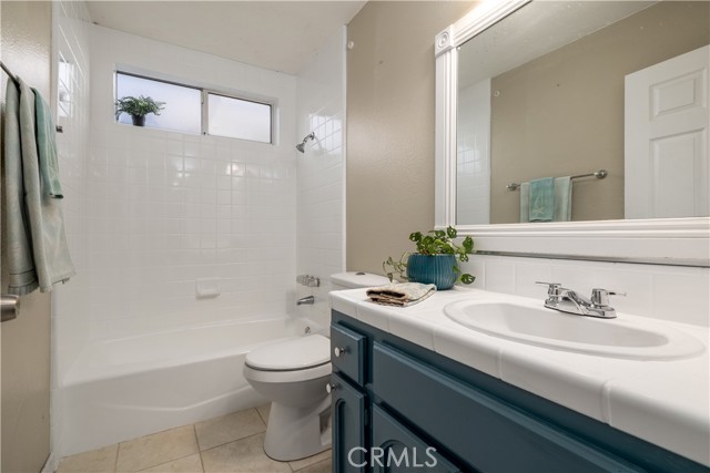 23570 Brook Drive, Canyon Lake CA: https://media.crmls.org/medias/841b1727-017c-4b96-b92b-01c2b945f420.jpg