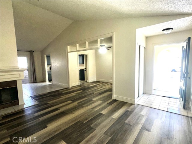 413 E James Street, Rialto CA: https://media.crmls.org/medias/841c6ec2-3a4e-4f1d-9bad-ede8d27d64ed.jpg
