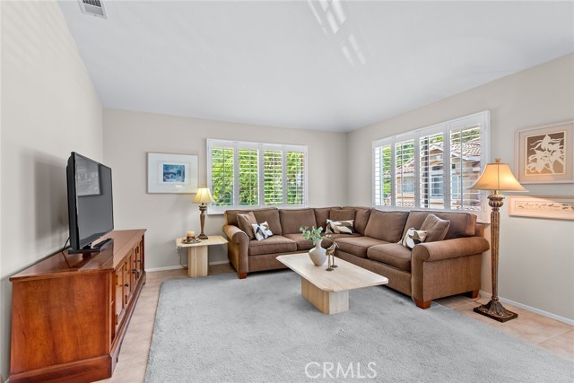 Detail Gallery Image 11 of 32 For 494 Bannister Way #B,  Simi Valley,  CA 93065 - 2 Beds | 2 Baths