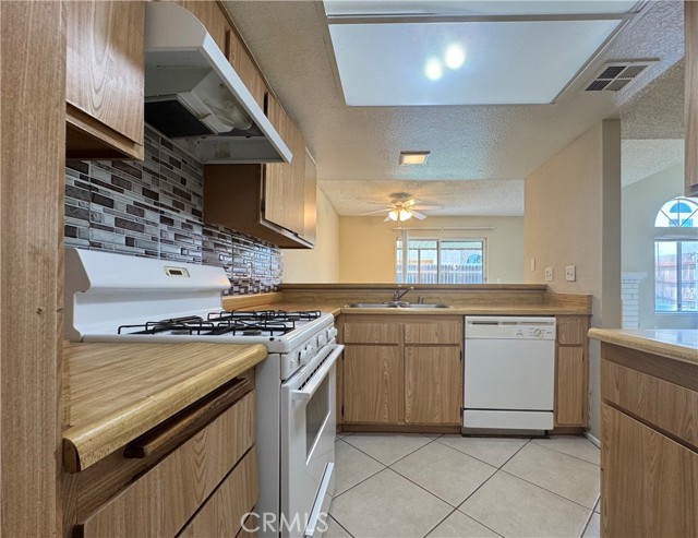 Detail Gallery Image 14 of 52 For 7688 Gainey Ct, Rancho Cucamonga,  CA 91730 - 3 Beds | 2/1 Baths