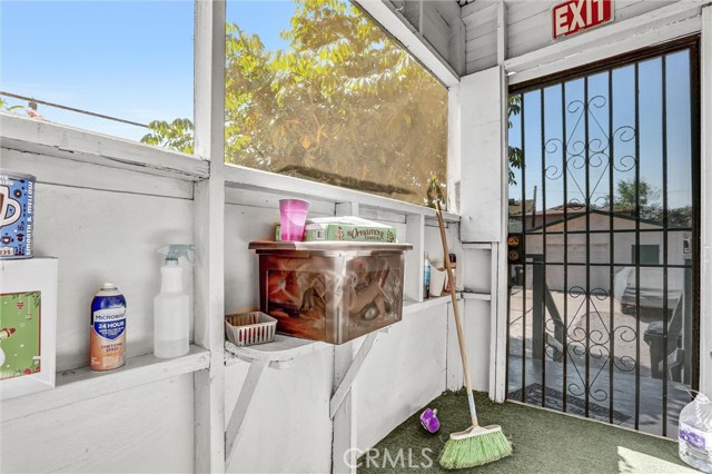1470 W Adams Boulevard, Los Angeles CA: https://media.crmls.org/medias/841d56bf-a788-430a-8940-8f9ff29604af.jpg