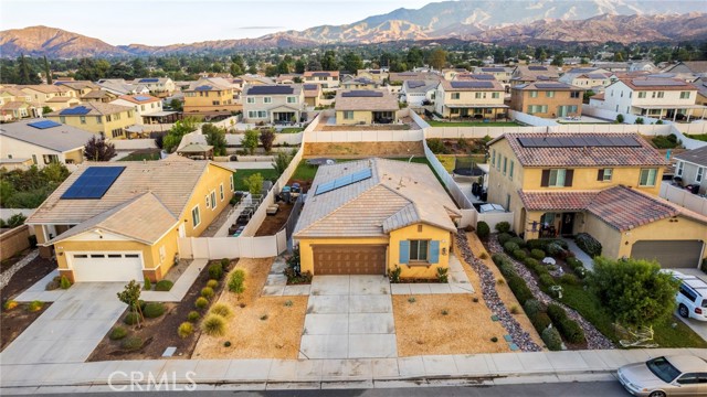 Detail Gallery Image 2 of 30 For 1364 Groveland St, Beaumont,  CA 92223 - 4 Beds | 2 Baths